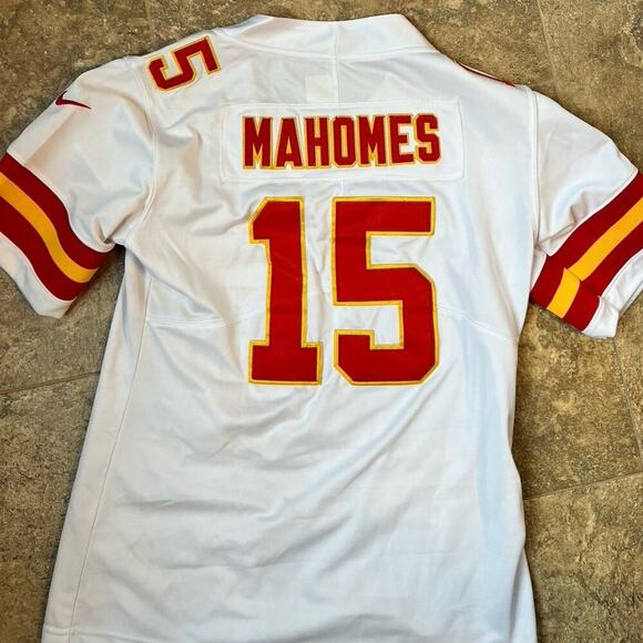 NFL Patrick Mahomes jersey size M, Kansas City Chiefs - Picture 3 of 12